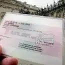 Comment réussir le renouvellement de votre titre de séjour à Versailles