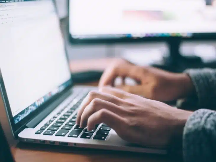 recherche d'emploi en ligne